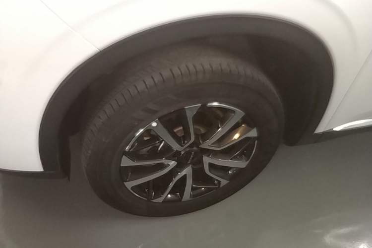 Used Haval H6 2022 3rd Generation 1.5T Automatic Two-Wheel Drive Pro Left Front Wheel Hub