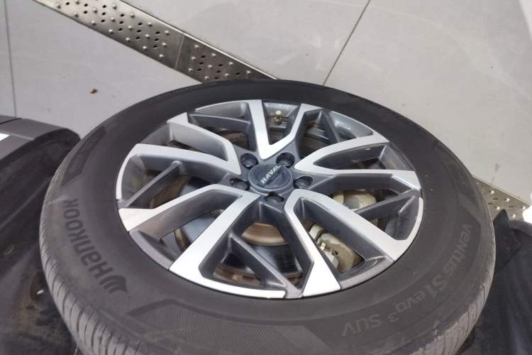 Used Haval H6 2022 Third Generation 1.5T DHT Left Front Wheel Hub