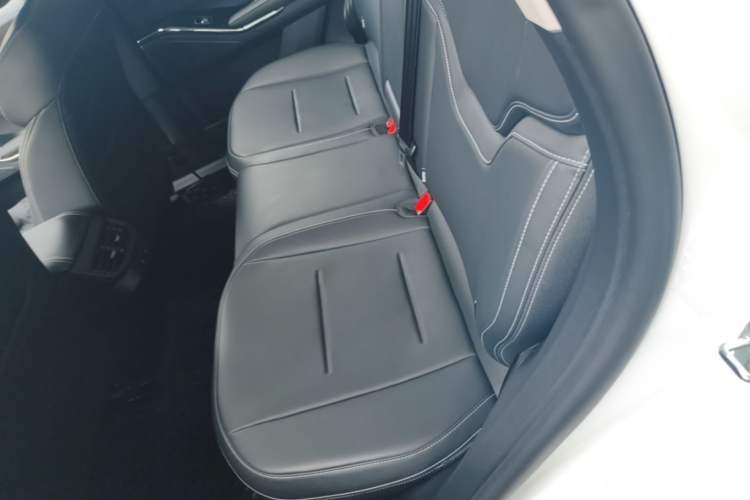 Used Haval H6 2022 3rd Generation 1.5T Automatic Two-Wheel Drive Max Left Rear Seat