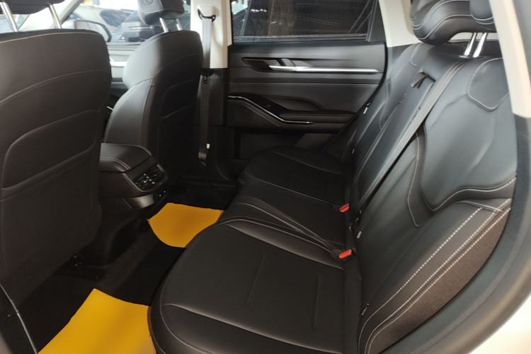Used Haval H6 2022 3rd Generation 1.5T Automatic Two-Wheel Drive Max Left Rear Seat