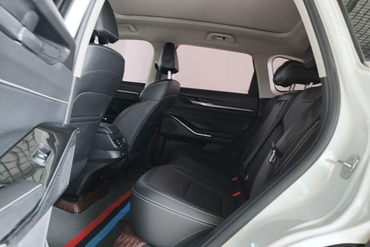 Used Haval H6 2022 3rd Generation 1.5T Automatic Two-Wheel Drive Max Left Rear Seat