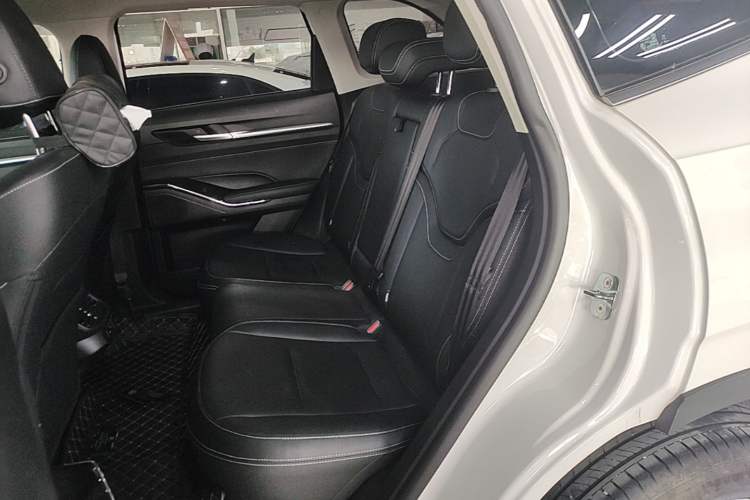 Used Haval H6 2022 3rd Generation 1.5T Automatic Two-Wheel Drive Max Left Rear Seat