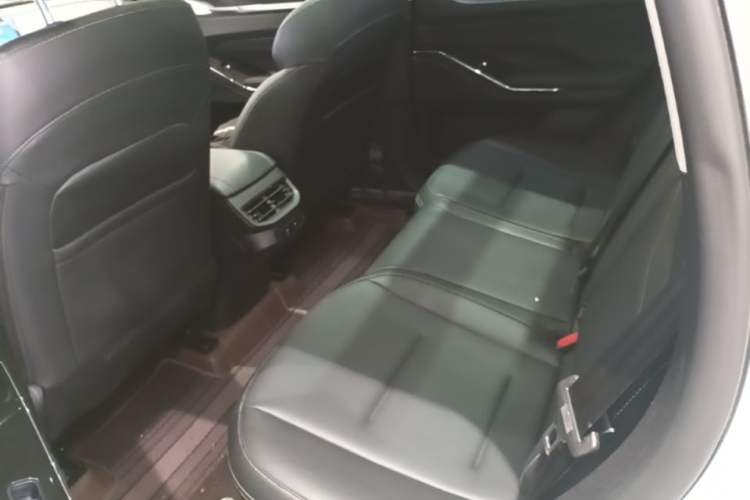 Used Haval H6 2022 3rd Generation 1.5T Automatic Two-Wheel Drive Max Left Rear Seat