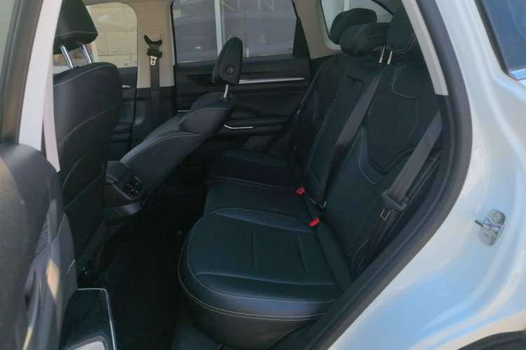 Used Haval H6 2022 3rd Generation 1.5T Automatic Two-Wheel Drive Max Left Rear Seat