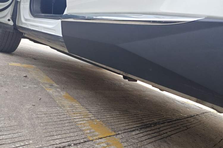 Used Haval H6 2022 Third Generation 1.5T DHT Left Side Sill