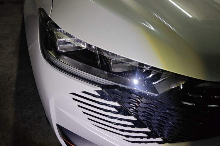 Used Haval H6 2022 3rd Generation 1.5T Automatic Two-Wheel Drive Supreme+ Right Front Headlight