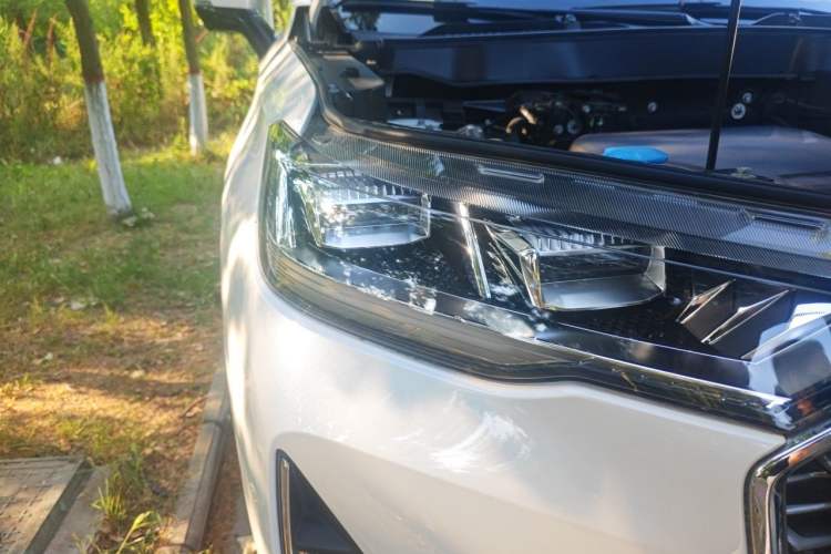 Used Haval H6 2022 3rd Generation 1.5T Automatic Two-Wheel Drive Max Right Front Headlight