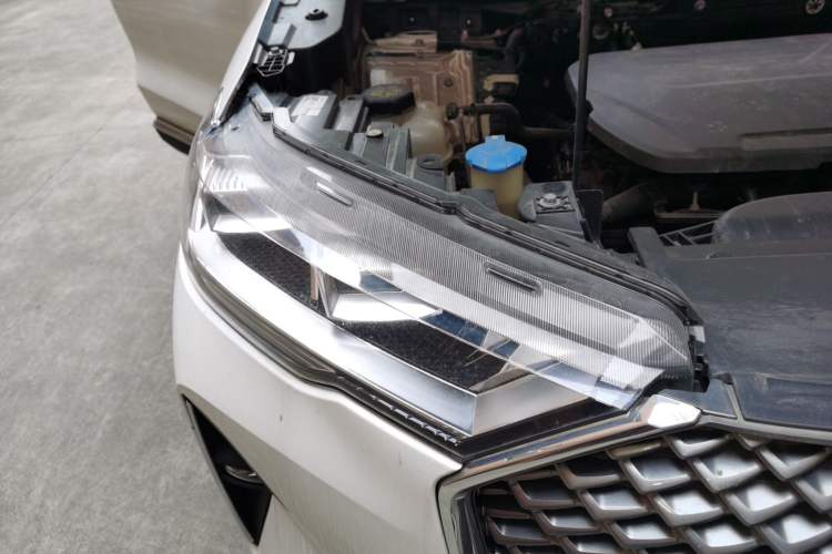 Used Haval H6 2022 3rd Generation 1.5T Automatic Two-Wheel Drive Max Right Front Headlight