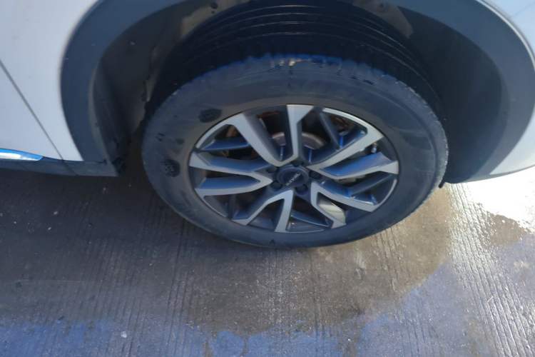 Used Haval H6 2022 3rd Generation 1.5T Automatic Two-Wheel Drive Max Right Front Wheel Hub