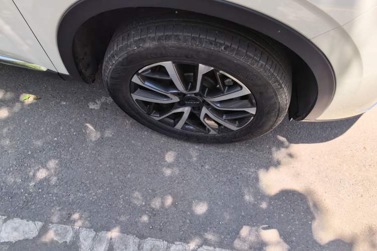 Used Haval H6 2022 3rd Generation 1.5T Automatic Two-Wheel Drive Max Right Front Wheel Hub