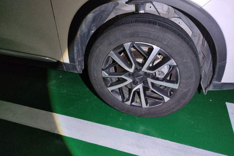 Used Haval H6 2022 3rd Generation 1.5T Automatic Two-Wheel Drive Max Right Front Wheel Hub