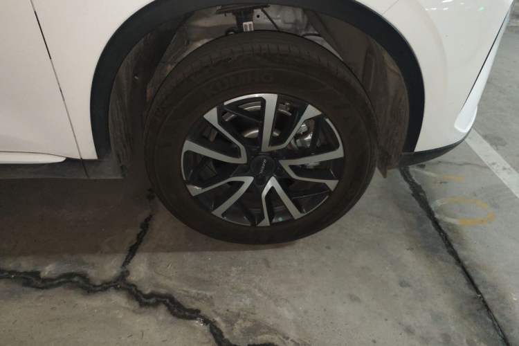 Used Haval H6 2022 3rd Generation 1.5T Automatic Two-Wheel Drive Max Right Front Wheel Hub
