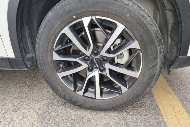 Used Haval H6 2022 3rd Generation 1.5T Automatic Two-Wheel Drive Pro Right Front Wheel Hub