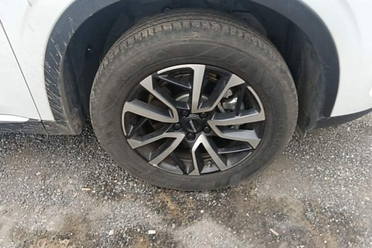 Used Haval H6 2022 3rd Generation 1.5T Automatic Two-Wheel Drive Max Right Front Wheel Hub