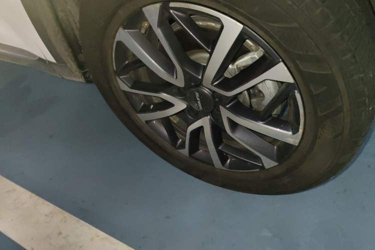 Used Haval H6 2022 3rd Generation 1.5T Automatic Two-Wheel Drive Pro Right Front Wheel Hub