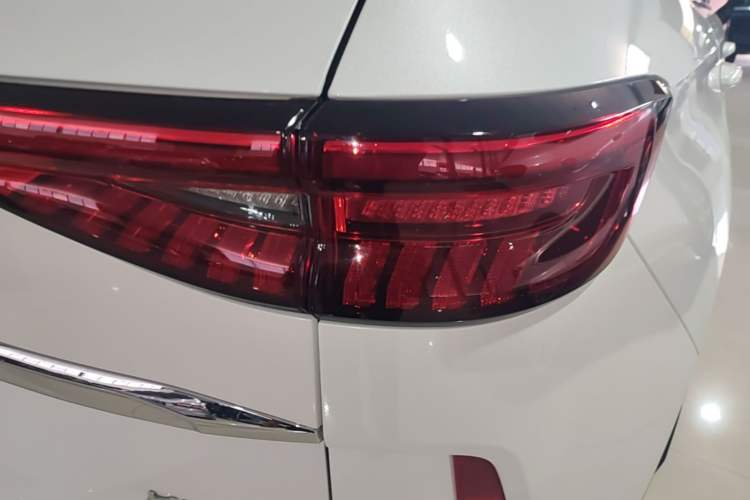 Used Haval H6 2022 3rd Generation 1.5T Automatic Two-Wheel Drive Max Right Rear Taillight