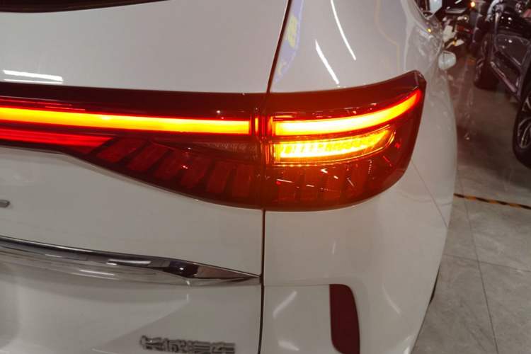 Used Haval H6 2022 3rd Generation 1.5T Automatic Two-Wheel Drive Pro Right Rear Taillight