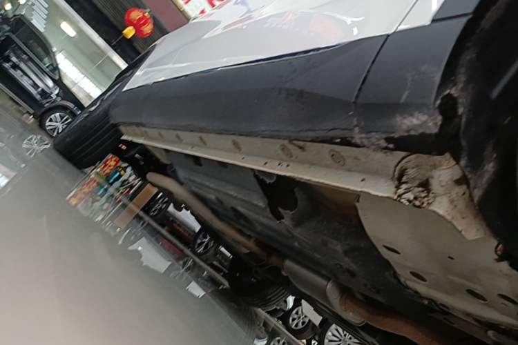 Used Haval H6 2022 Third Generation 1.5T DHT Right Side Sill