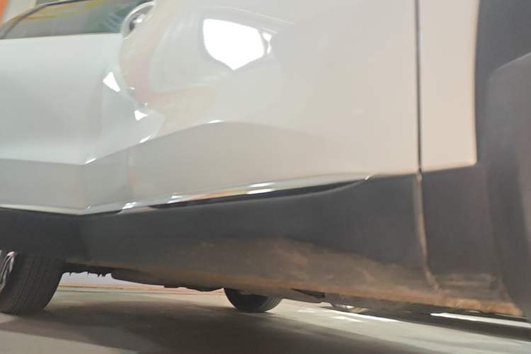 Used Haval H6 2022 Third Generation 1.5T DHT Right Side Sill