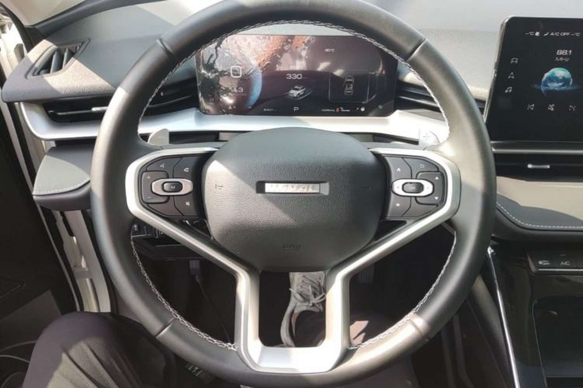 Used Haval H6 2022 3rd Generation 1.5T Automatic Two-Wheel Drive Max Steering Wheel