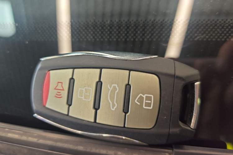 Used Haval H6 2022 3rd Generation 1.5T Automatic Two-Wheel Drive Pro Vehicle Key