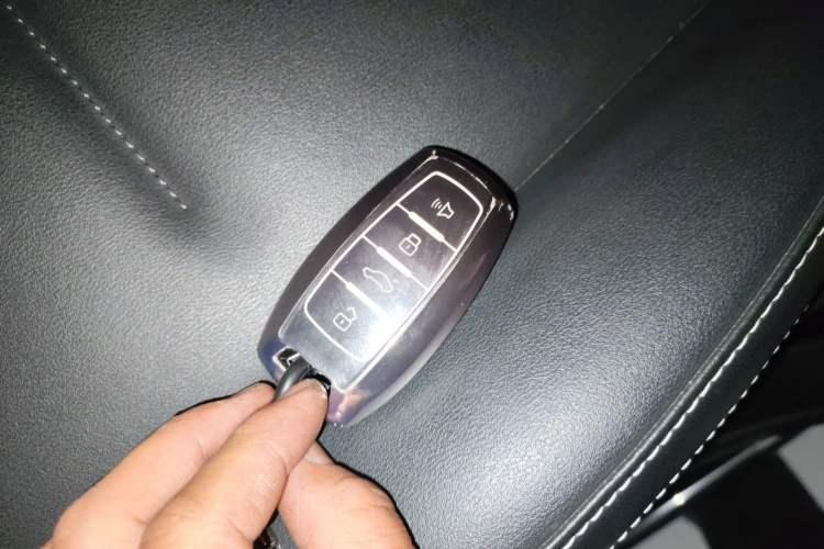 Used Haval H6 2022 3rd Generation 1.5T Automatic Two-Wheel Drive Pro Vehicle Key