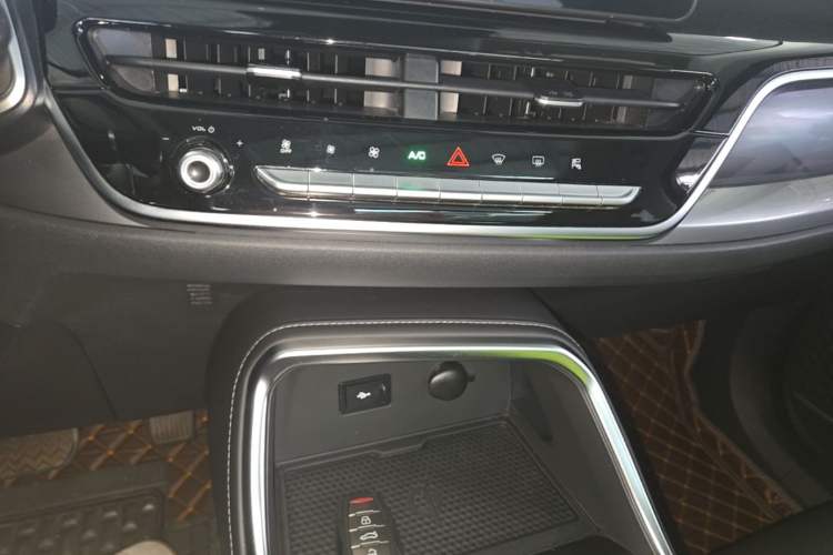 Used Haval H6 2023 National Trend Edition 1.5T Automatic Champion Version Audio And AC Panel