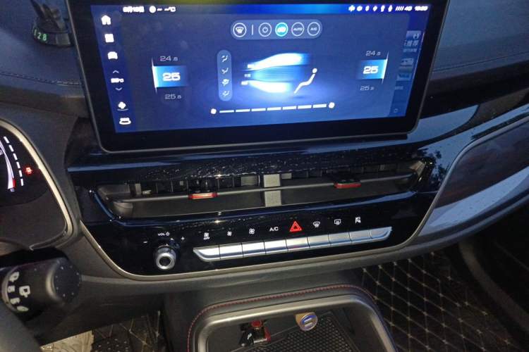 Used Haval H6 2023 National Trend Edition 1.5T Automatic Champion Version Audio And AC Panel