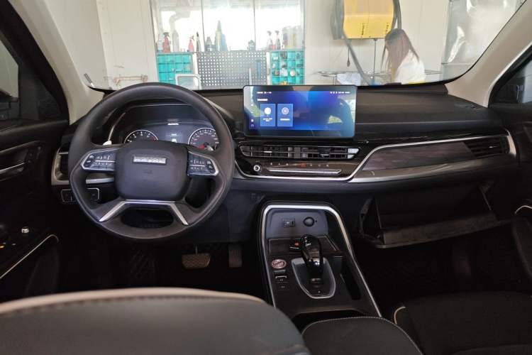 Used Haval H6 2023 National Trend Edition 1.5T Automatic Urban Version Center Console