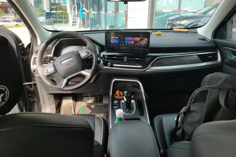 Used Haval H6 2023 National Trend Edition 1.5T Automatic Urban Version Center Console