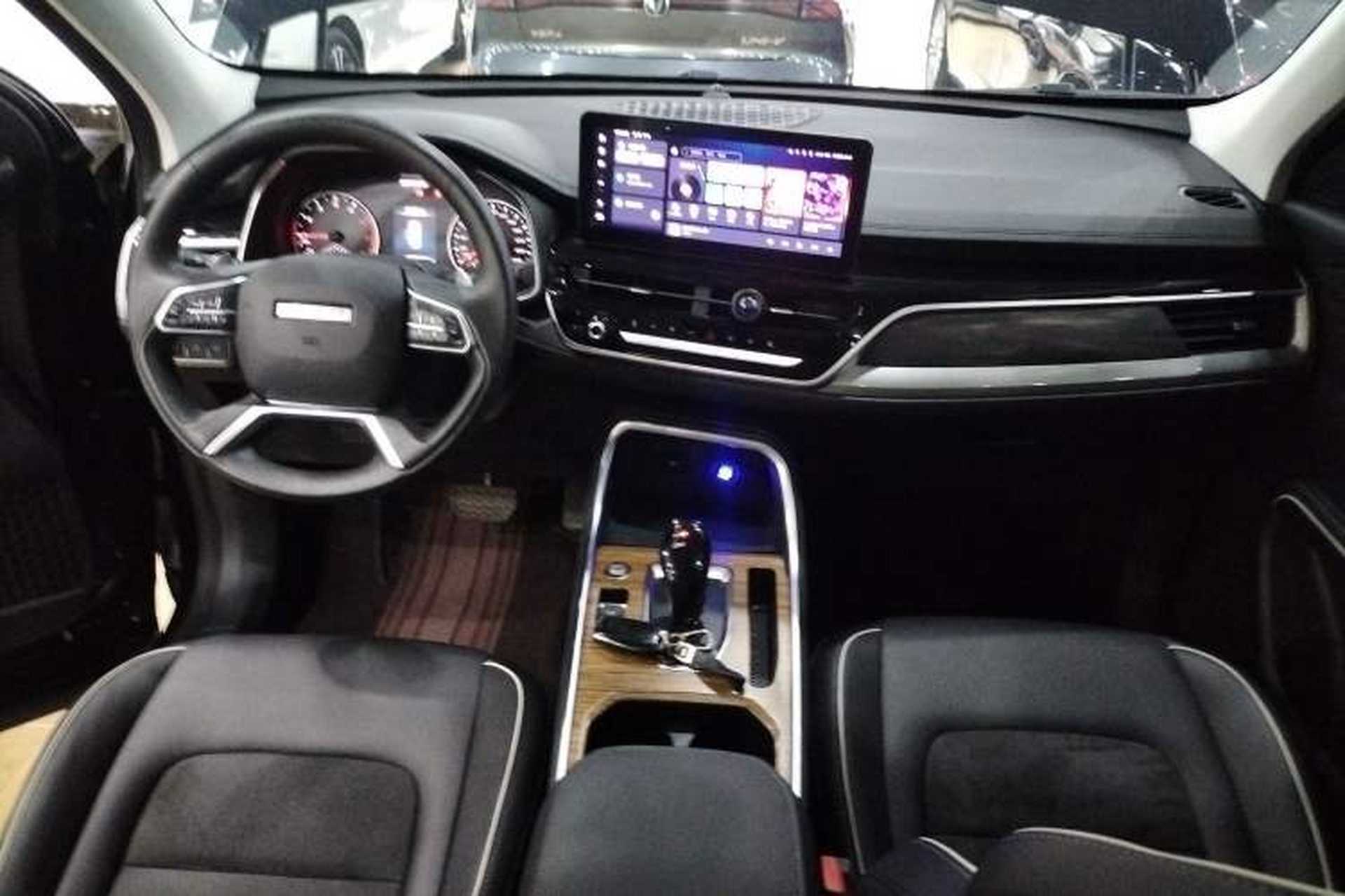 Used Haval H6 2023 National Trend Edition 1.5T Automatic Urban Version Center Console
