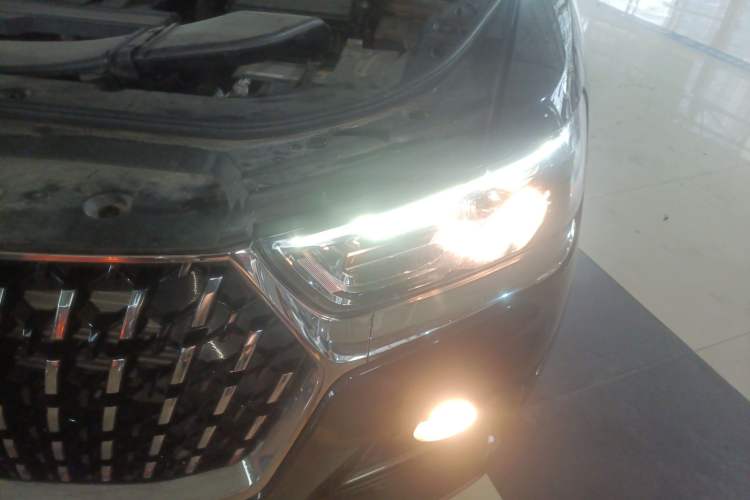 Used Haval H6 2023 National Trend Edition 1.5T Automatic Urban Version Left Front Headlight
