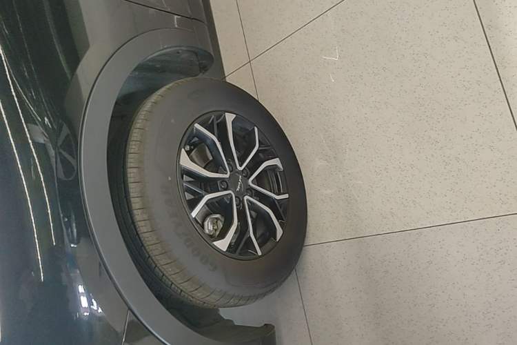 Used Haval H6 2023 National Trend Edition 1.5T Automatic Urban Version Left Front Wheel Hub