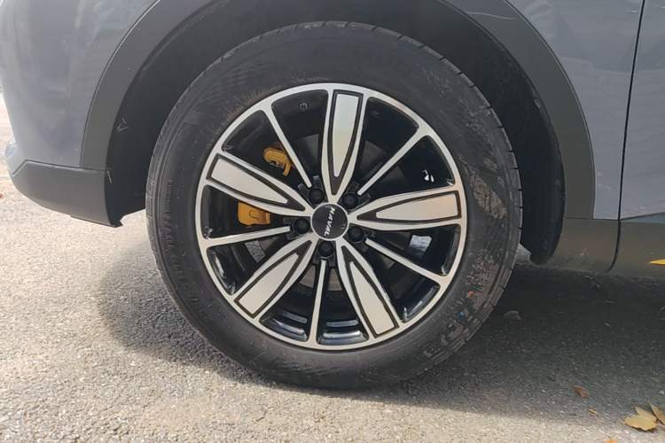 Used Haval H6 2023 National Trend Edition 1.5T Automatic Champion Version Left Front Wheel Hub
