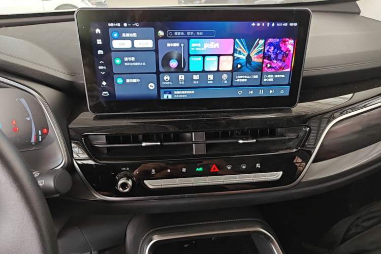 Used Haval H6 2023 National Trend Edition 1.5T Automatic Champion Version Audio And AC Panel