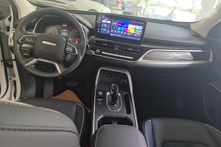 Used Haval H6 2023 National Trend Edition 1.5T Automatic Urban Version Center Console