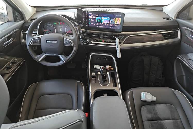 Used Haval H6 2023 National Trend Edition 1.5T Automatic Urban Version Center Console