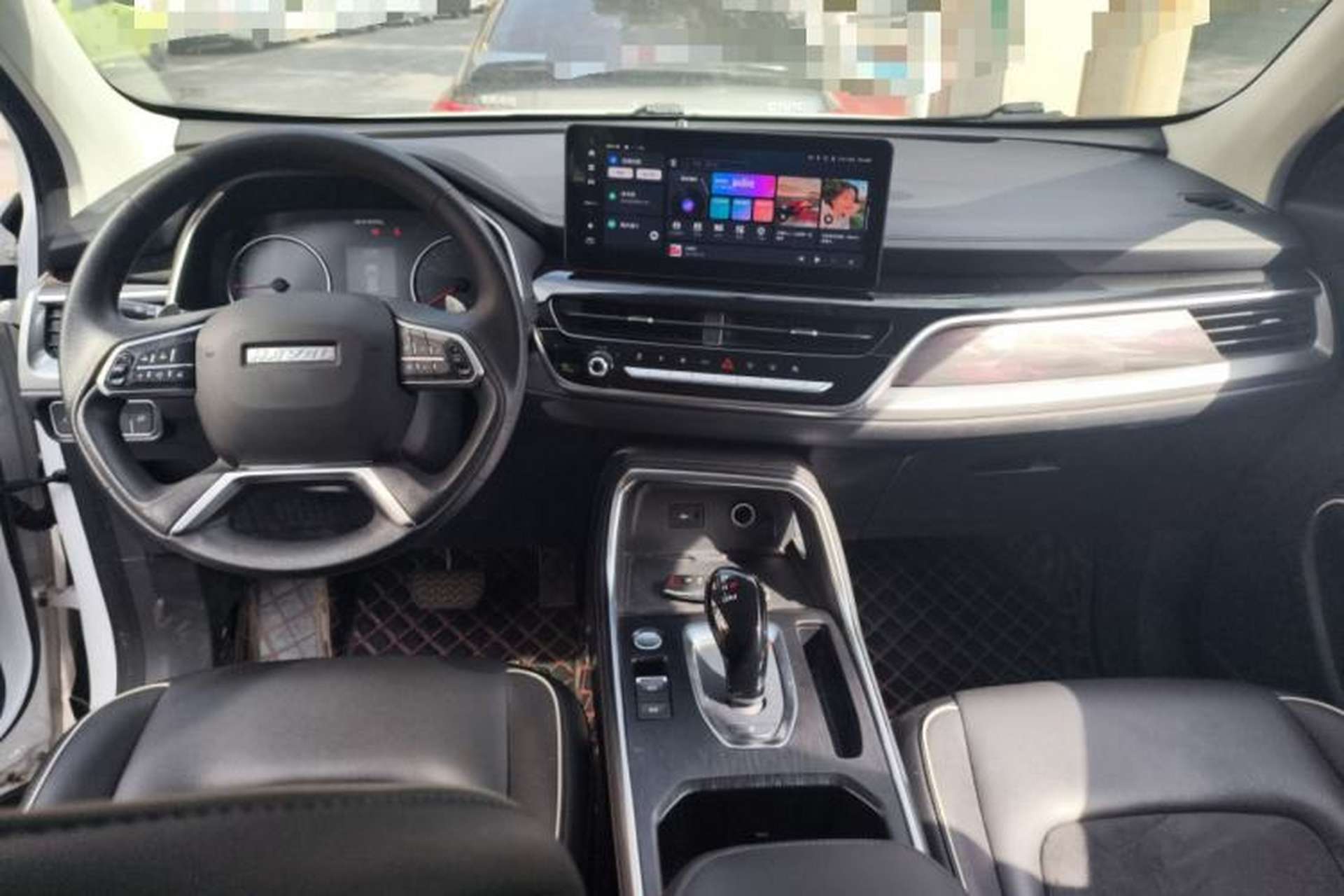 Used Haval H6 2023 National Trend Edition 1.5T Automatic Urban Version Center Console