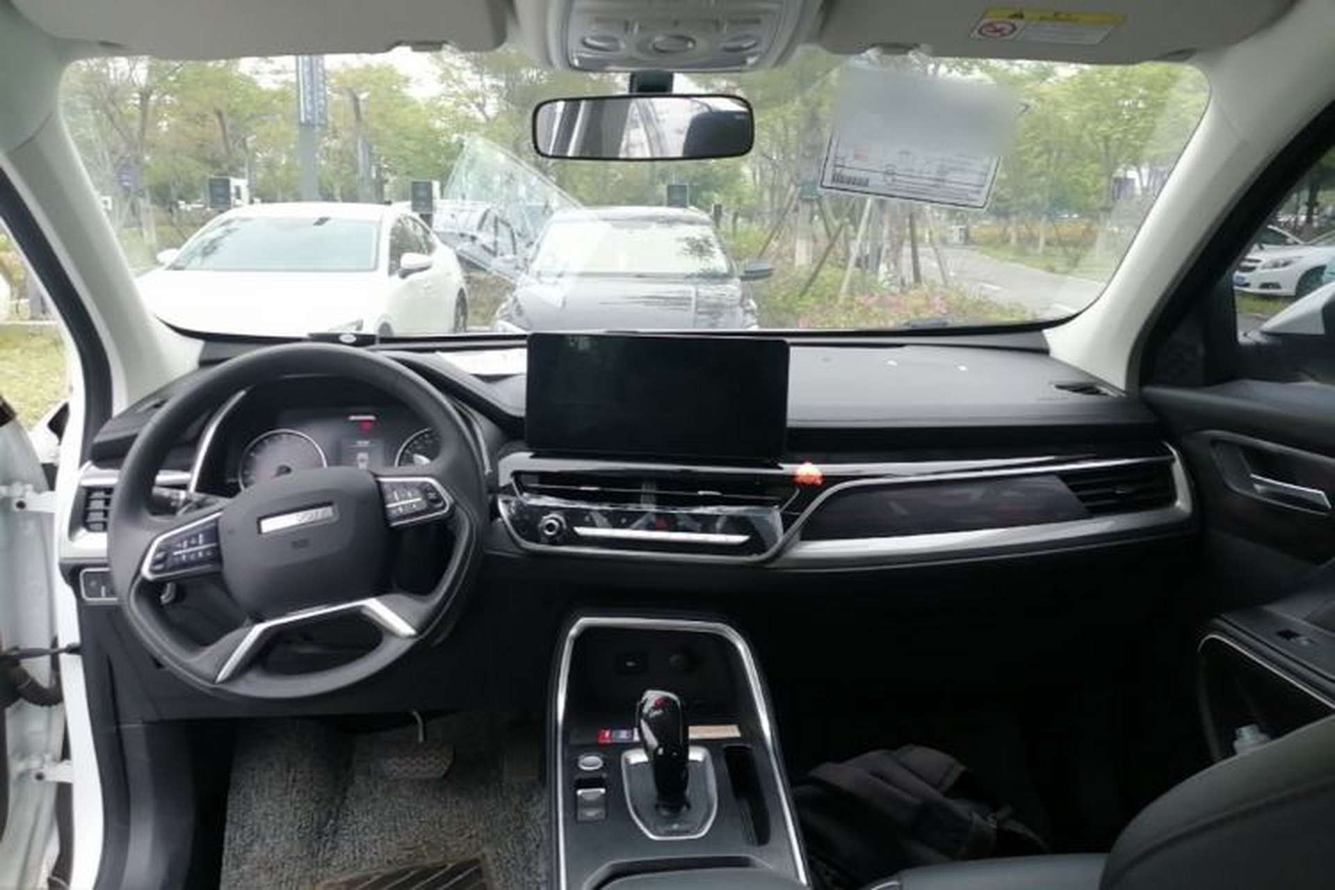 Used Haval H6 2023 National Trend Edition 1.5T Automatic Urban Version Center Console