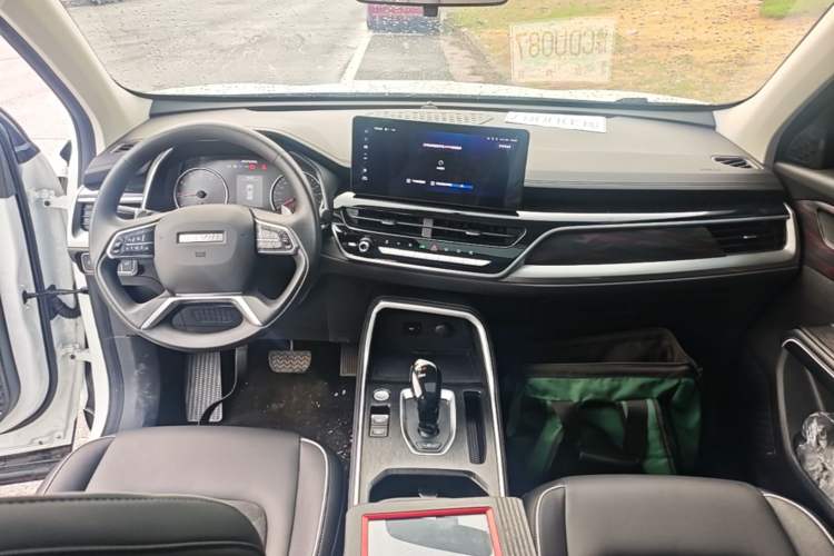 Used Haval H6 2023 National Trend Edition 1.5T Automatic Urban Version Center Console