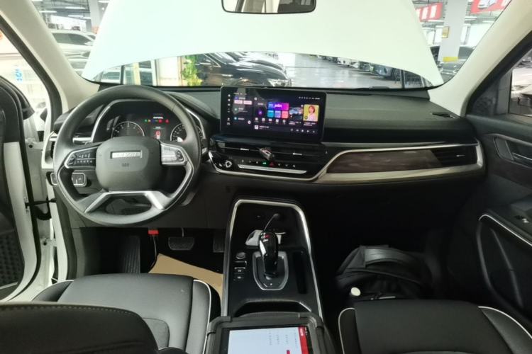 Used Haval H6 2023 National Trend Edition 1.5T Automatic Urban Version Center Console