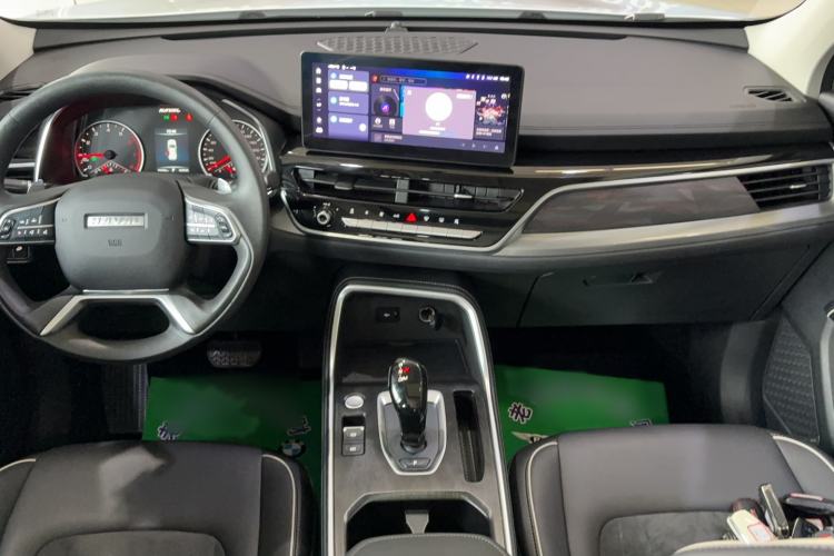 Used Haval H6 2023 National Trend Edition 1.5T Automatic Urban Version Center Console
