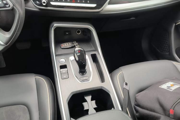 Used Haval H6 2023 National Trend Edition 1.5T Automatic Urban Version Gear Lever