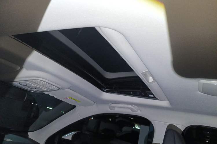 Used Haval H6 2023 National Trend Edition 1.5T Automatic Urban Version Headliner
