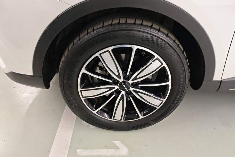 Used Haval H6 2023 National Trend Edition 1.5T Automatic Champion Version Left Front Wheel Hub