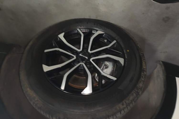Used Haval H6 2023 National Trend Edition 1.5T Automatic Urban Version Left Front Wheel Hub