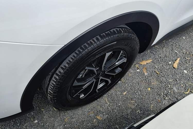 Used Haval H6 2023 National Trend Edition 1.5T Automatic Urban Version Left Front Wheel Hub