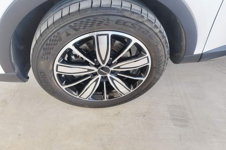 Used Haval H6 2023 National Trend Edition 1.5T Automatic Champion Version Left Front Wheel Hub