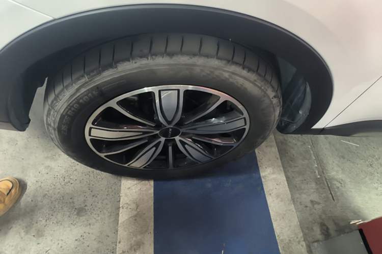 Used Haval H6 2023 National Trend Edition 1.5T Automatic Champion Version Left Front Wheel Hub