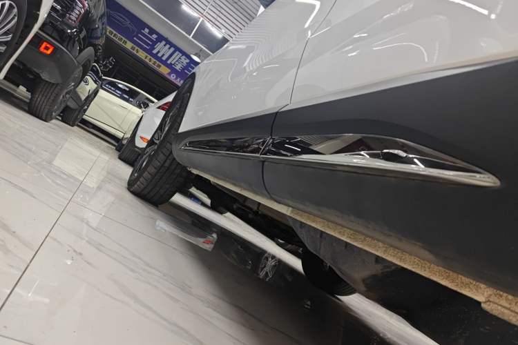 Used Haval H6 2023 National Trend Edition 1.5T Automatic Champion Version Left Side Sill
